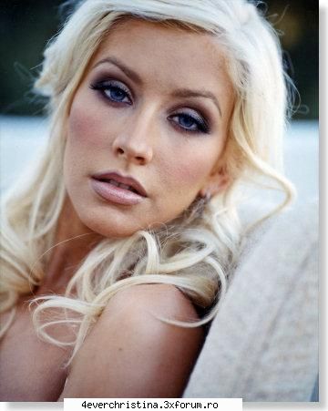 christina aguilera e cea mai tare.... :)  :wink2: wallpapers